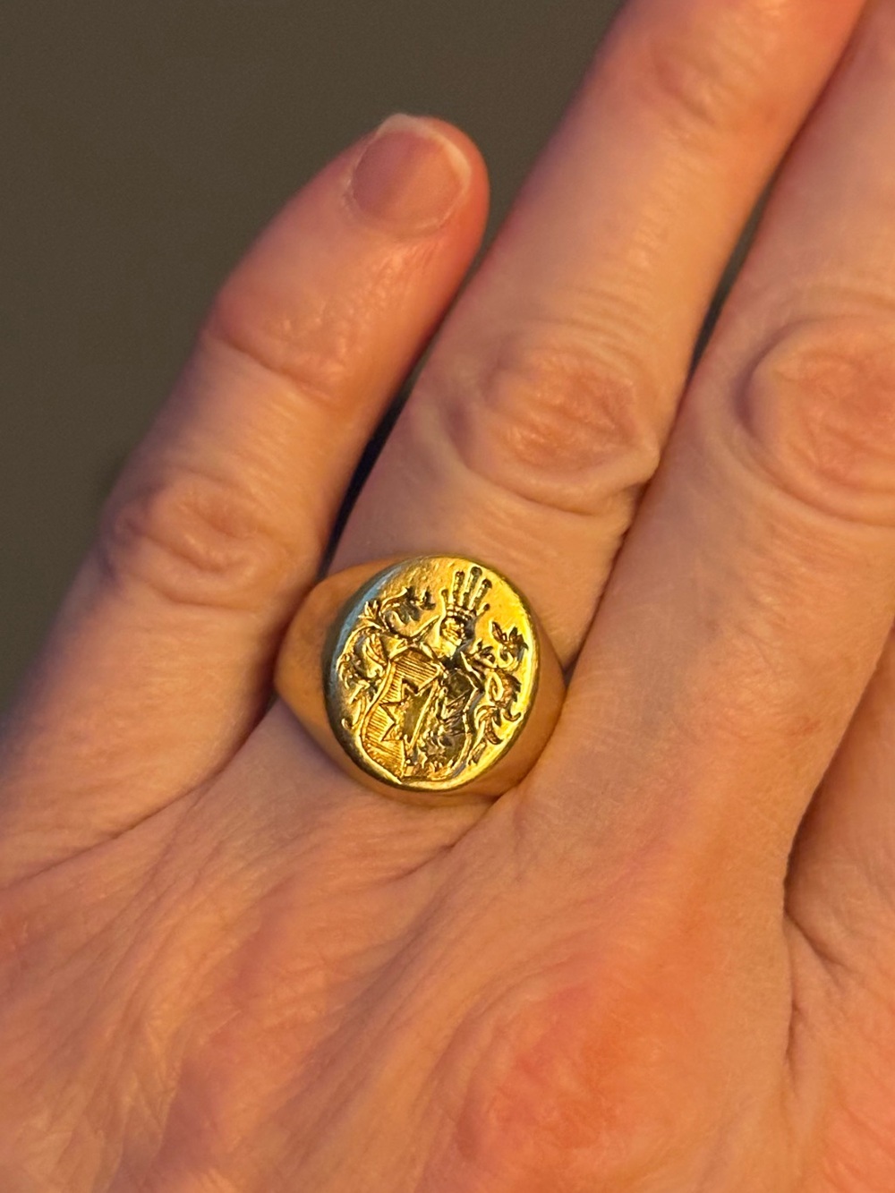 18K Solid Gold Signet Ring Vintage 1960’s Size 7, Heavy 15 grams